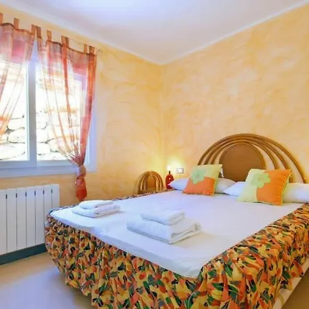 Villa In Calpe, Alicante 103816 By Mo
